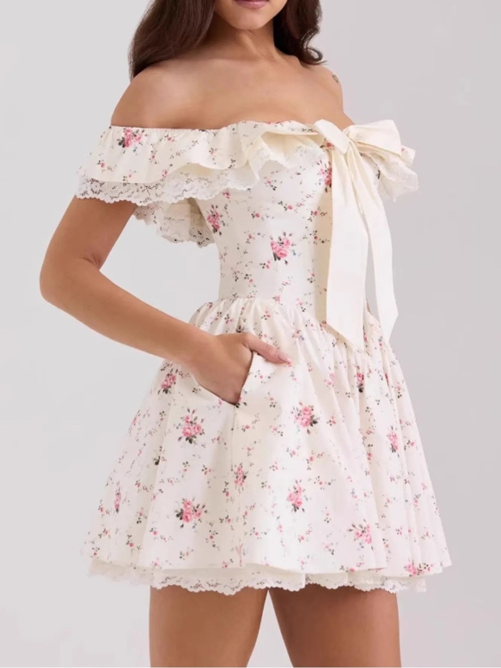 NWT Cherley Off Shoulder Lace Floral Mini Dress Small